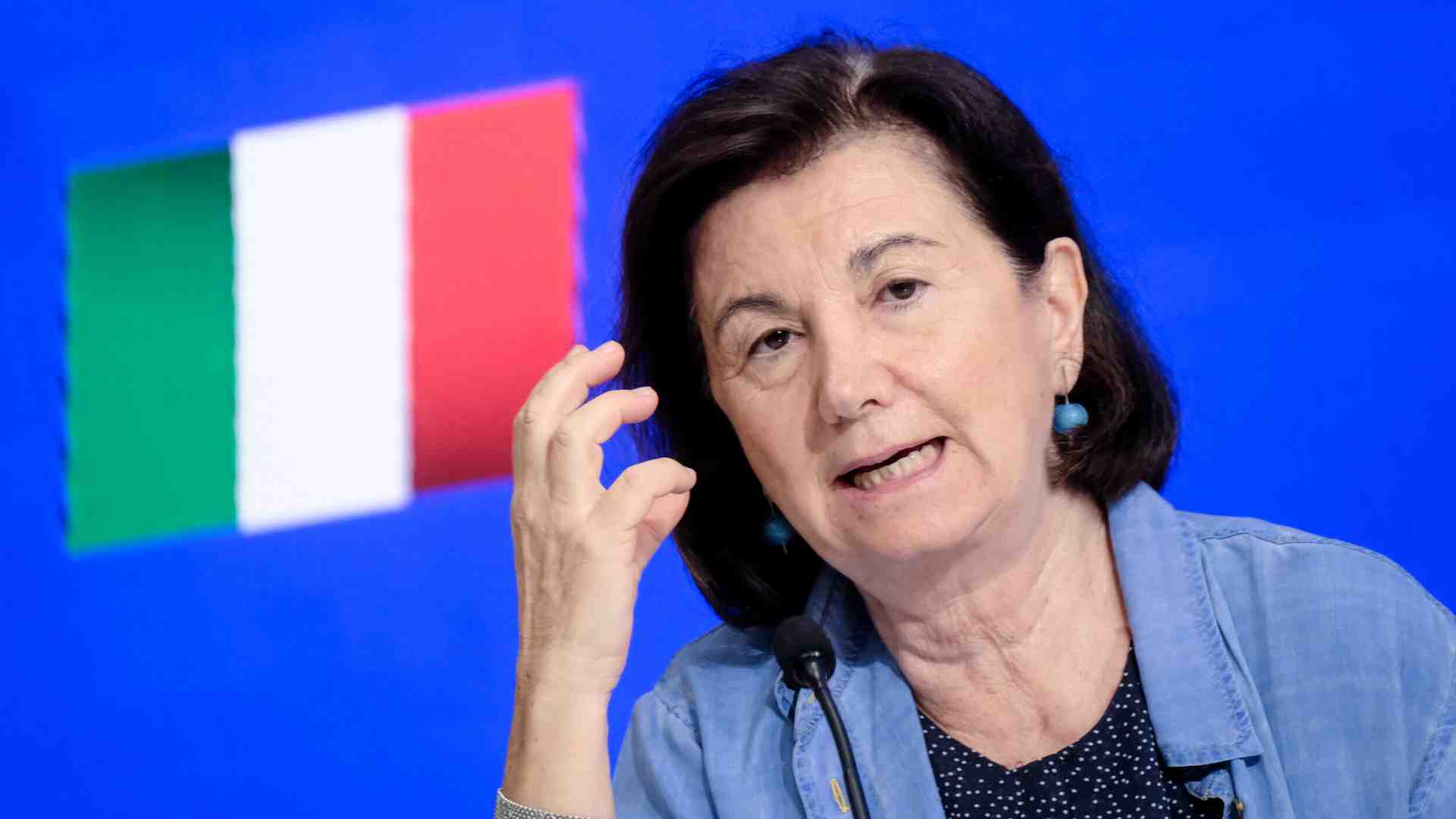 Le "gite" ad Auschwitz di Roccella e la risposta di Liliana Segre