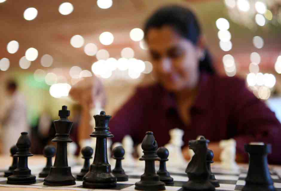 E il vincitore scagliò il re nero sulla testa degli spettatori