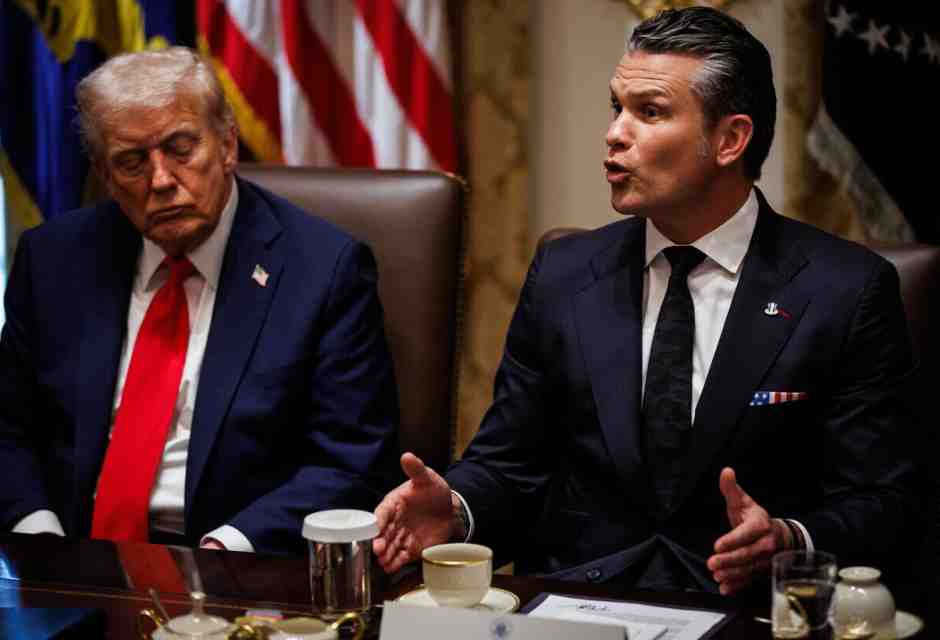 Il mondo Maga in rivolta contro Hegseth, ma alla fine continuerà a scegliere Trump