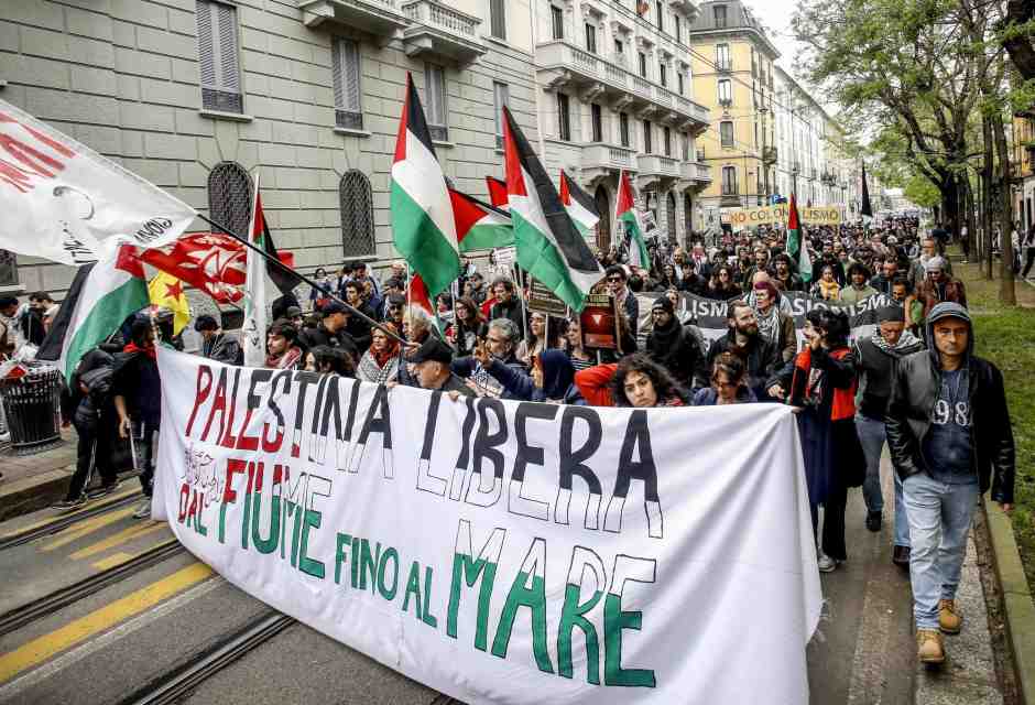 Uno slogan e la deriva fascista che la sinistra non riesce a vedere