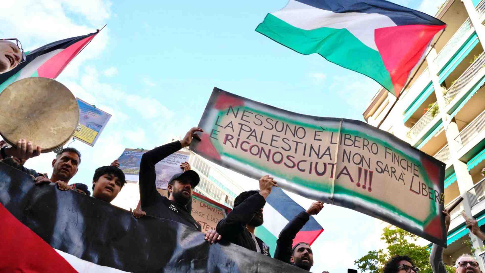 Spaesati dalla tregua. Ok la pace, ma dal Parlamento al calcio (fino al cinema) Israele resta il nemico: “Criminali”