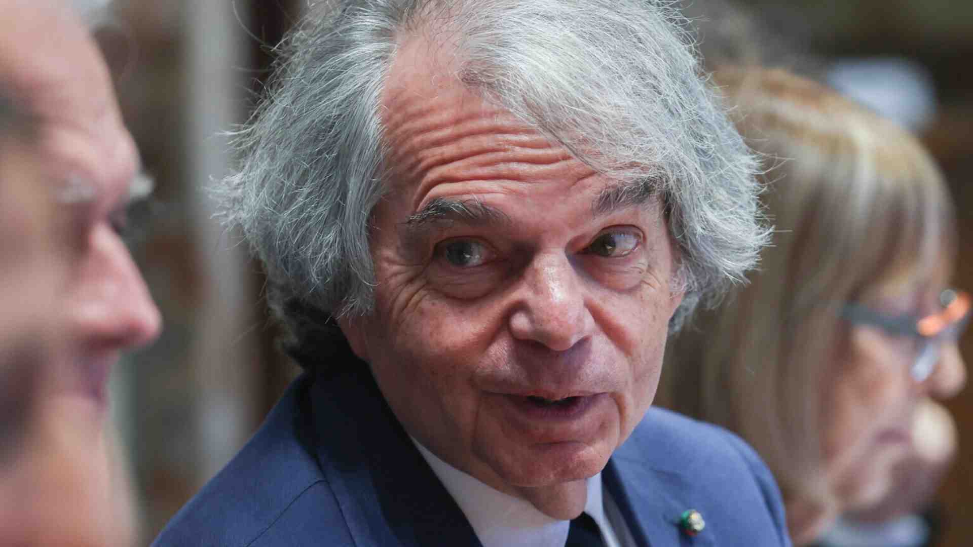 Abbattere la tassa burocratica, una raccomandazione del Cnel