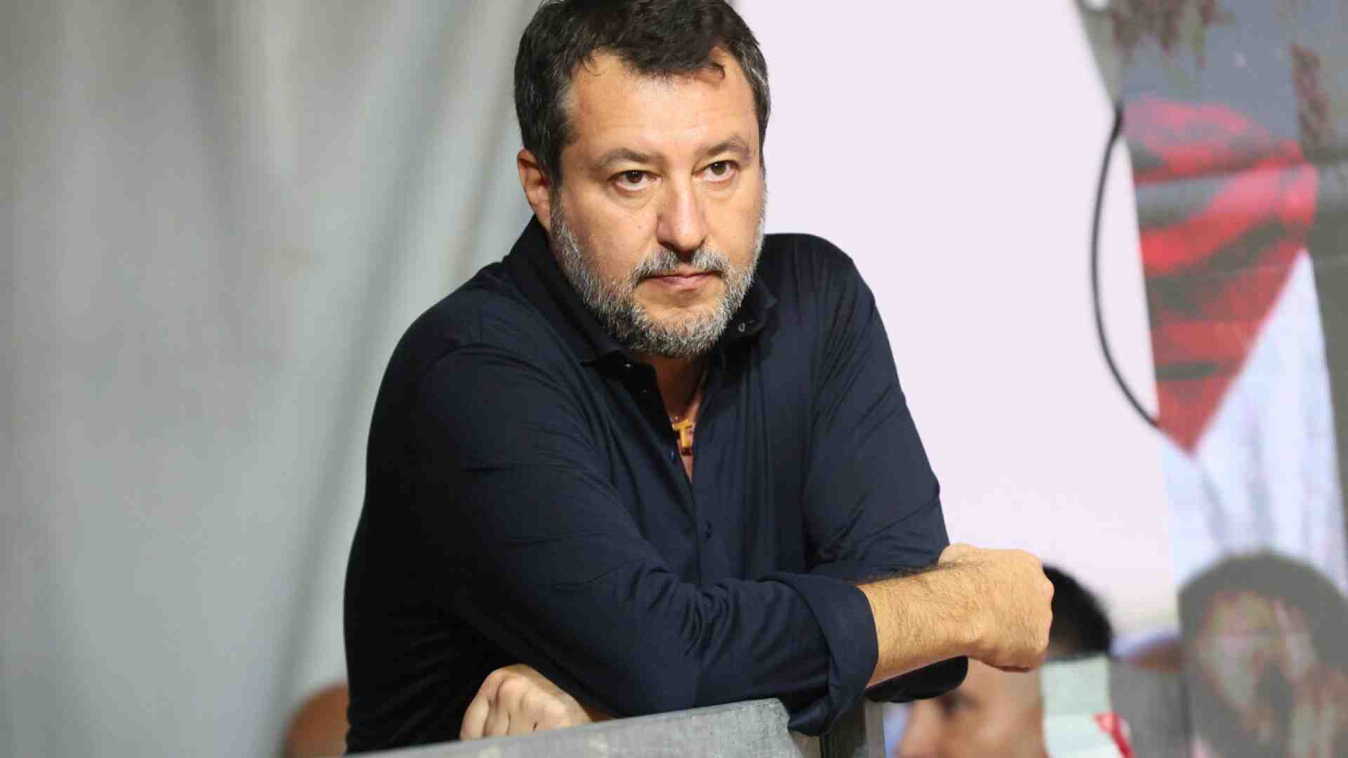 Permessi estesi ai parenti, assegni d’inclusione: perché il nuovo dl Flussi potrebbe non piacere a Salvini