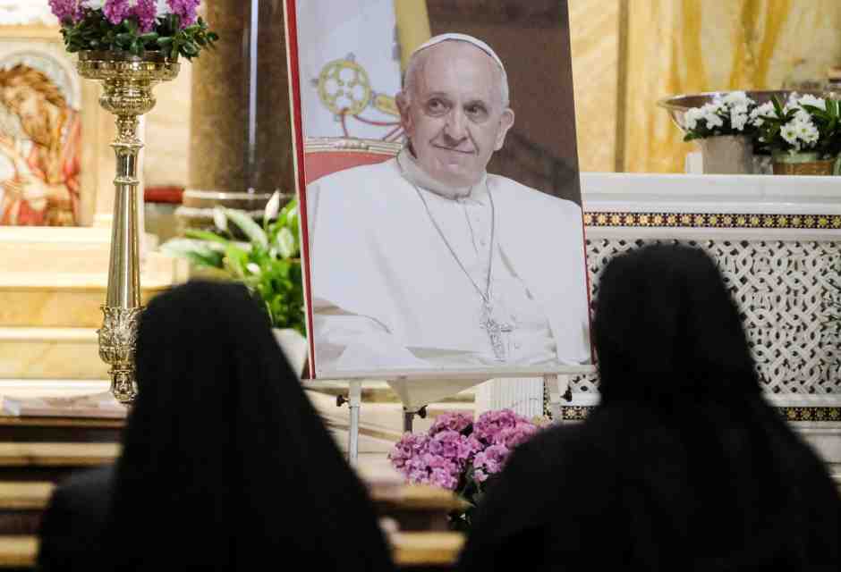 Urge la debergoglizzazione, soprattutto nelle preghiere