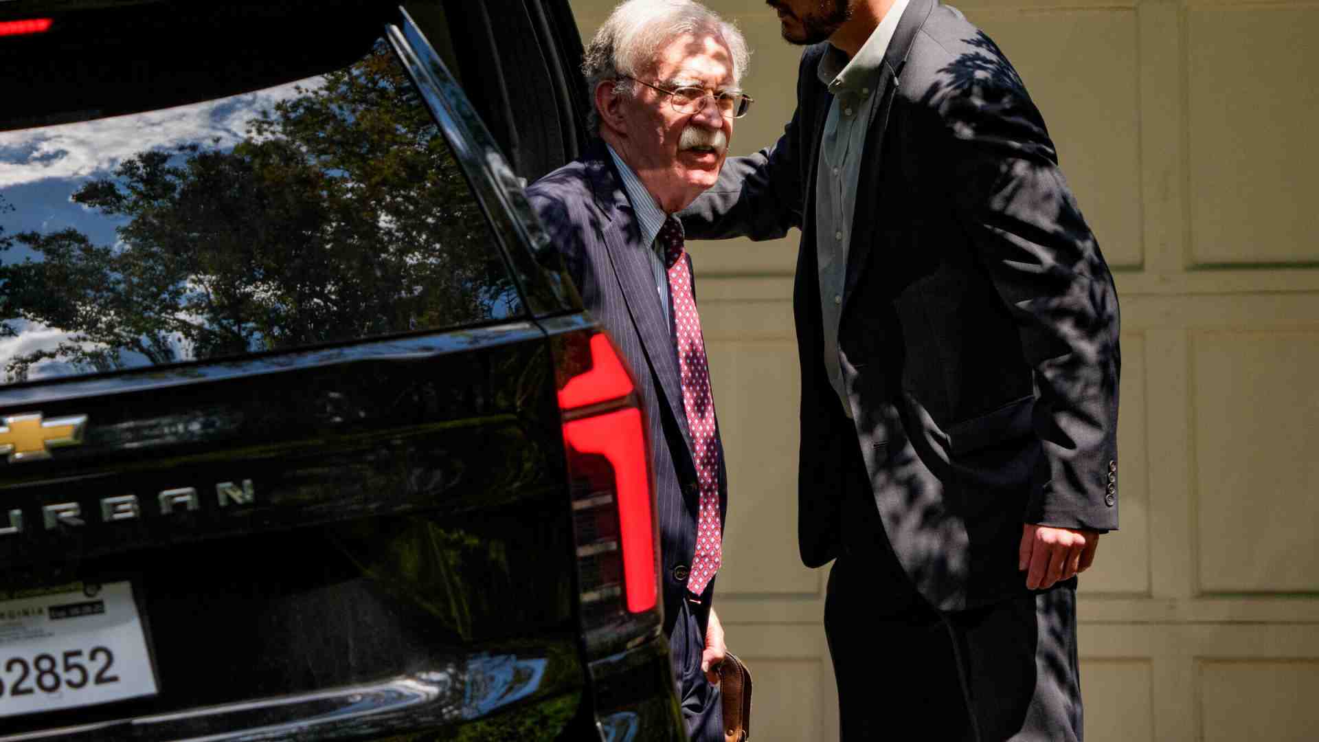 Le accuse contro John Bolton nel sistema giudiziario trumpiano