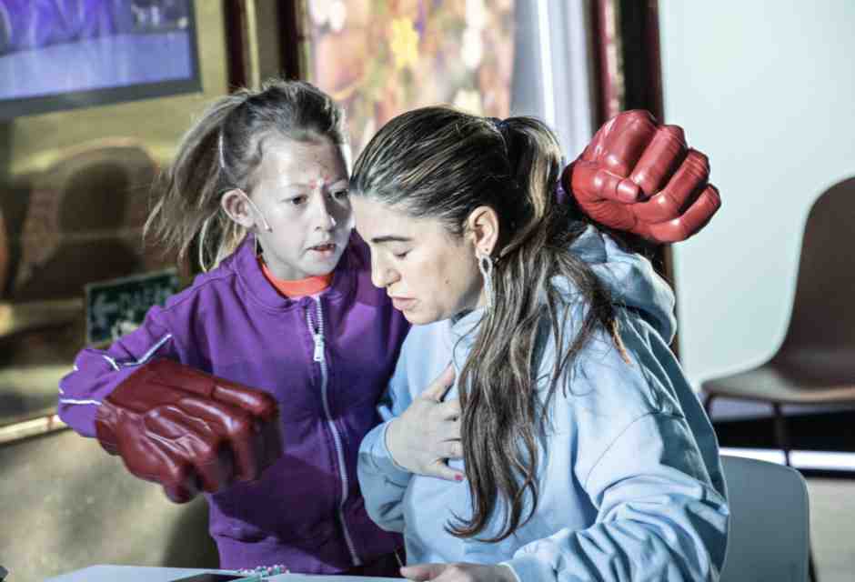 "Valentina", la pièce sul potere creativo (e curativo) delle parole