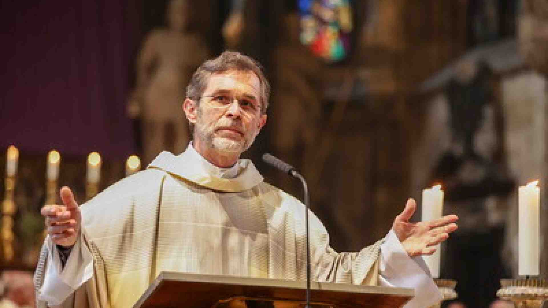 Celibato facoltativo, misticismo e diaconesse. Chi è il nuovo arcivescovo di Vienna