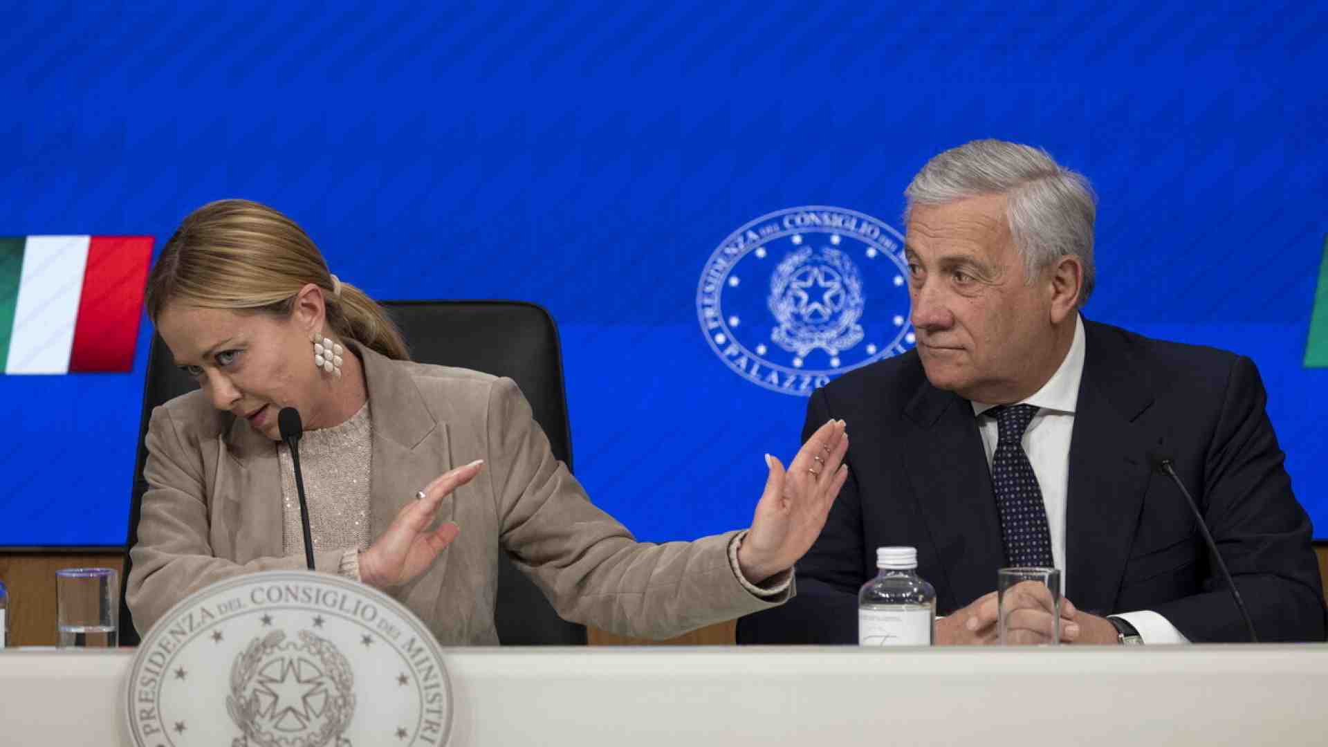 La destra post berlusconiana alza la tassa più odiata dal Cav: l’Irap. L’altro lato del colpo alle banche