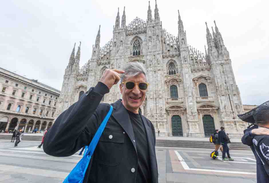 All’HangarBicocca con Cattelan. Niente banane ma un gran libro
