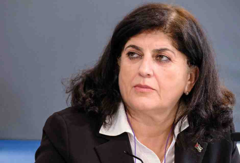 Polemica sul post pro Hitler condiviso da Fatayer. Bonelli difende la candidata di Avs: "Non sono parole sue"