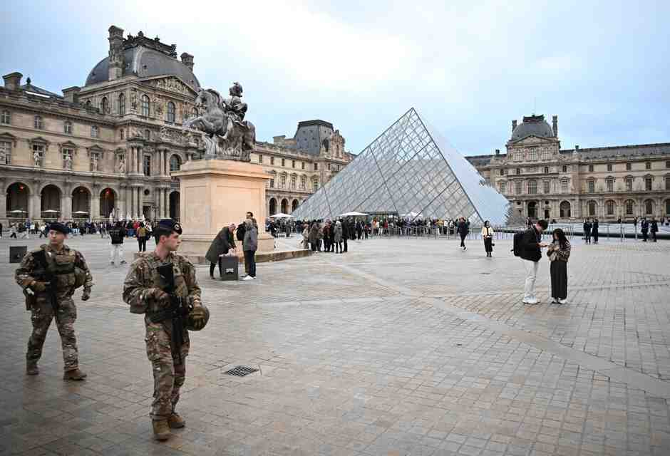 Dal Louvre a Trump, l'ossessione per i gioielli della corona