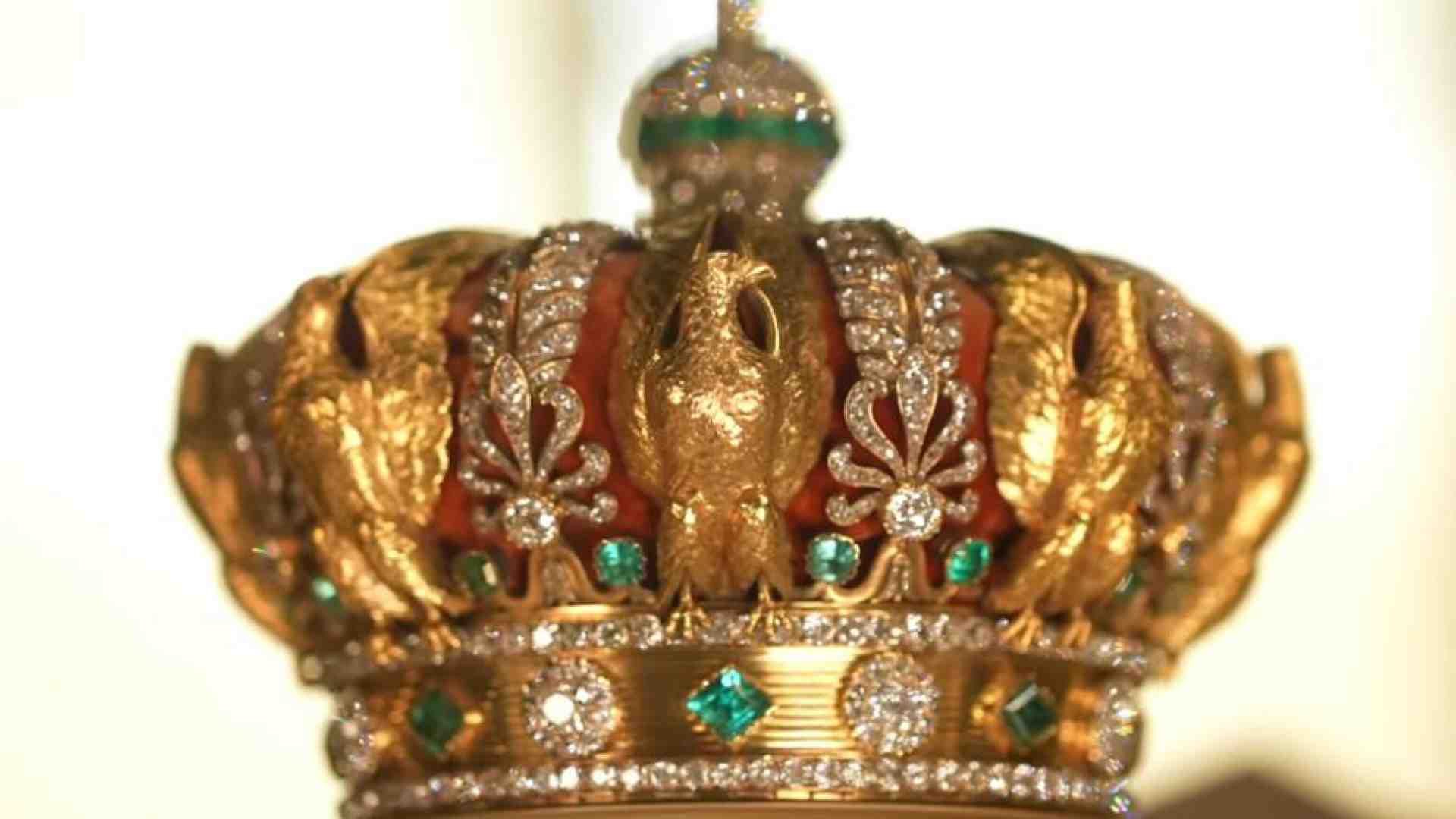 Il furto di gioielli al Louvre non è un caso, ma "una storia semplice"