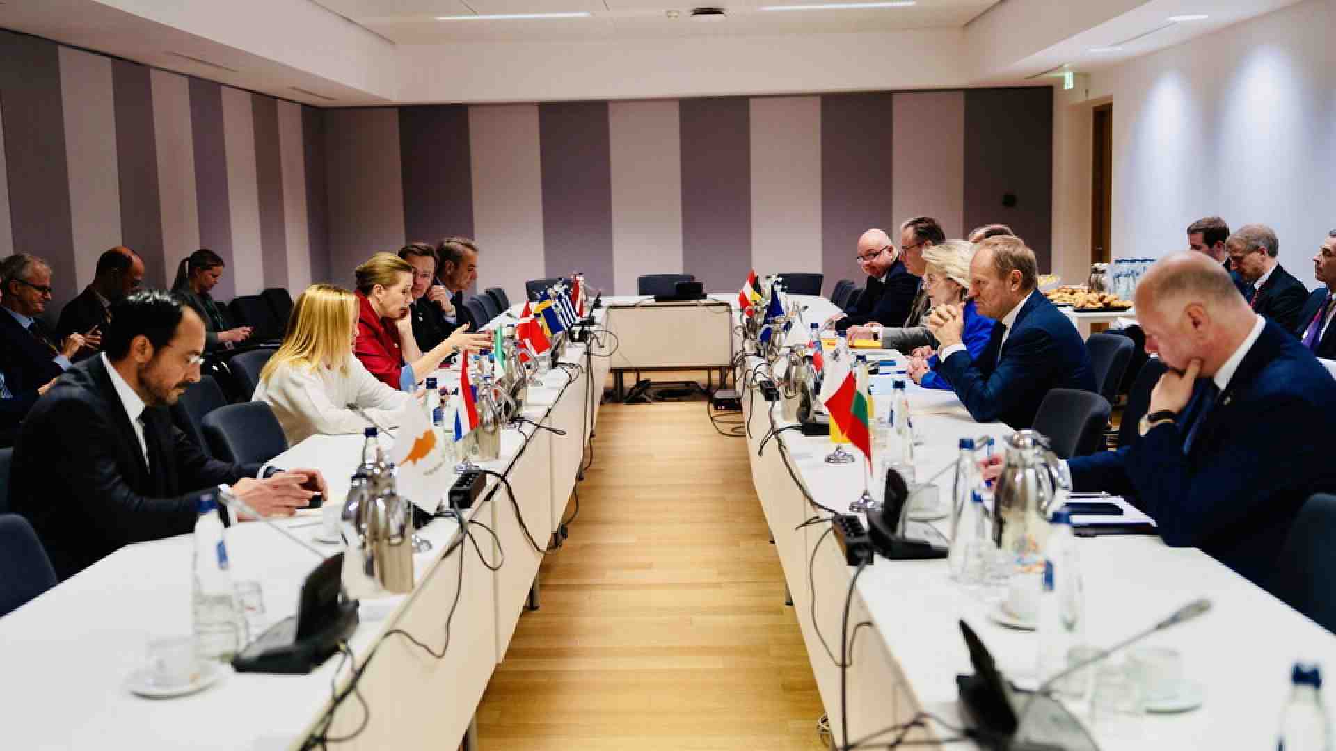 L’urgenza dell’Ue per Kyiv è rimandata. L’effetto Trump sul Consiglio