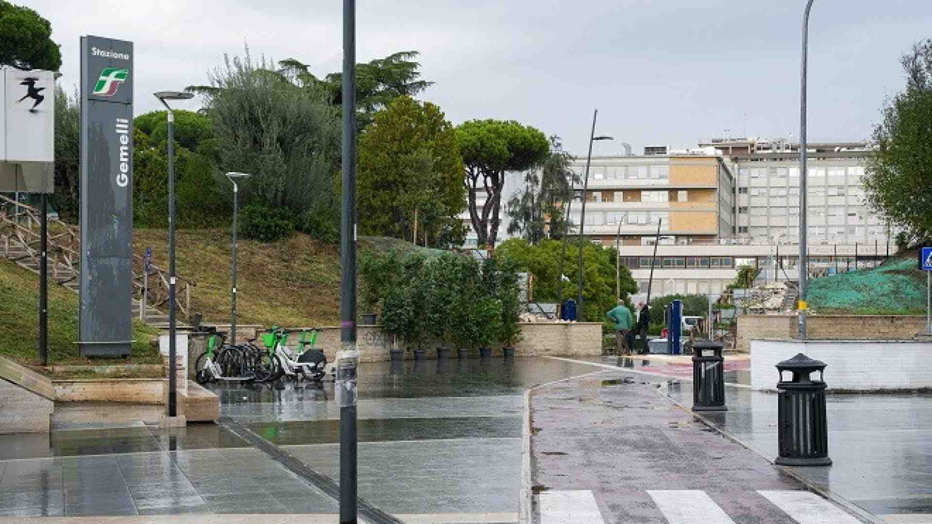Nuovo ingresso al gemelli. ora togliere la ciclabile