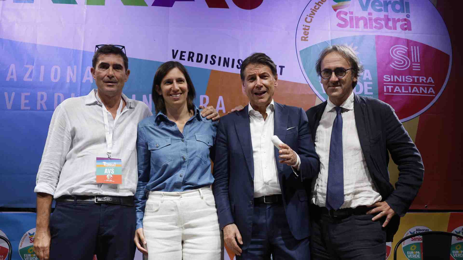 Sinistra in ordine sparso. Il M5s: "Rivedere le sanzioni alla Russia". Avs: "Se ne può discutere"