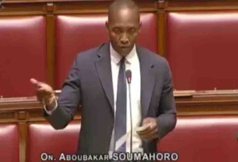 Soumahoro: "Esiste il diritto a non emigrare e a rimpatriare, ma la sinistra della ztl non lo capisce"
