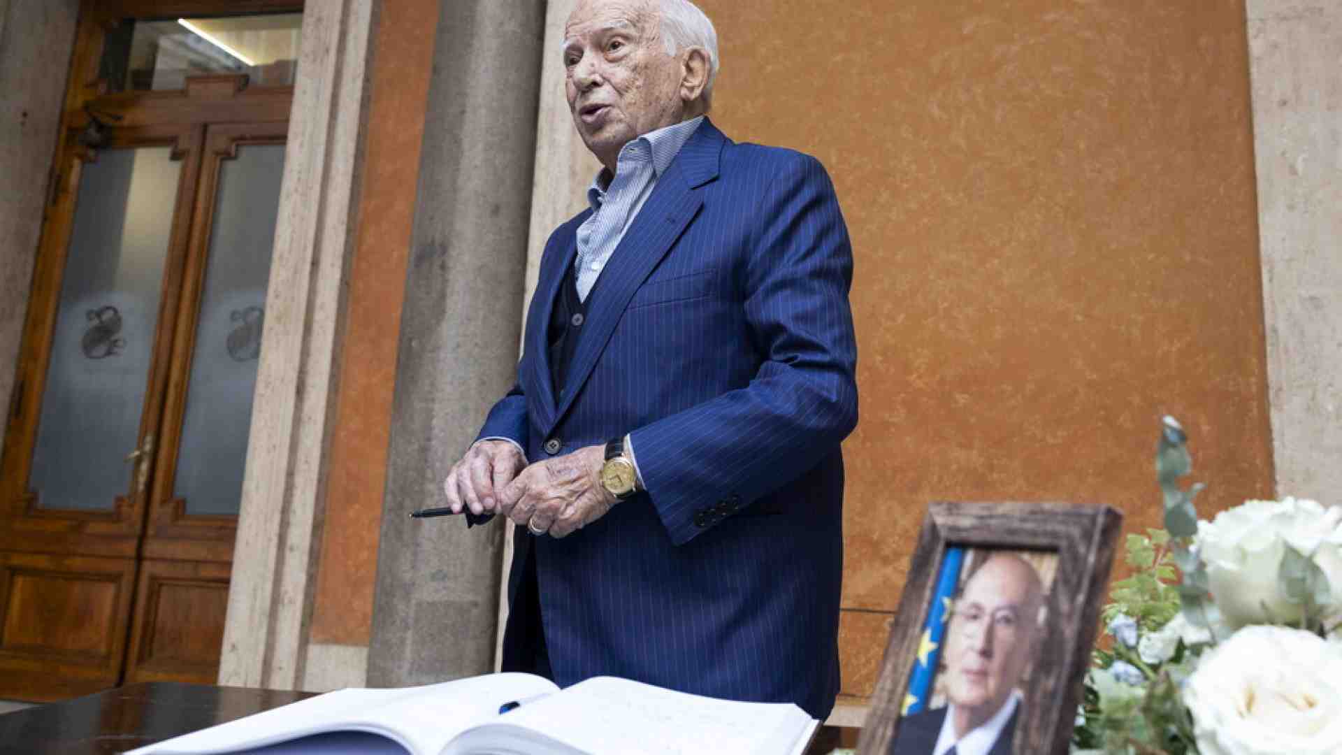 Parla Pomicino. L’eterna commedia sulla manovra vista da chi ricorda “l’assalto alla diligenza”