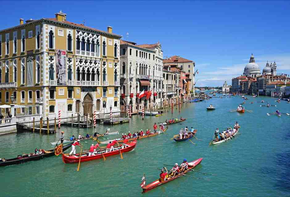 Venezia canta l’immensità: al via la 69esima edizione della Biennale