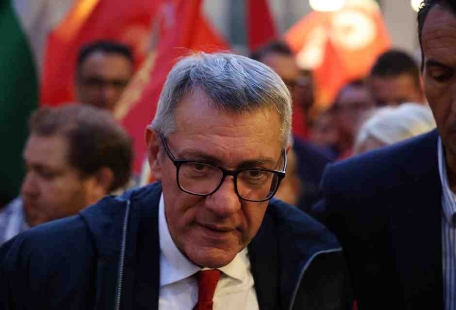 Landini in piazza e la verità a casa