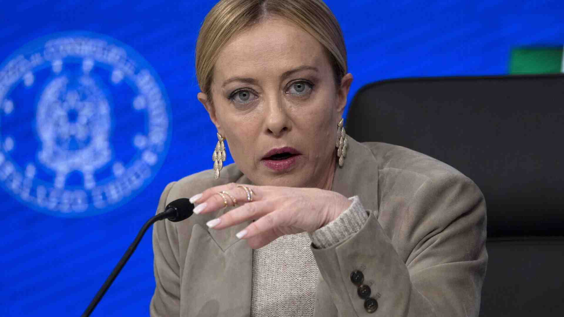 Meloni: "Dalle banche 5 miliardi su 44 di profitti: possono essere soddisfatte"