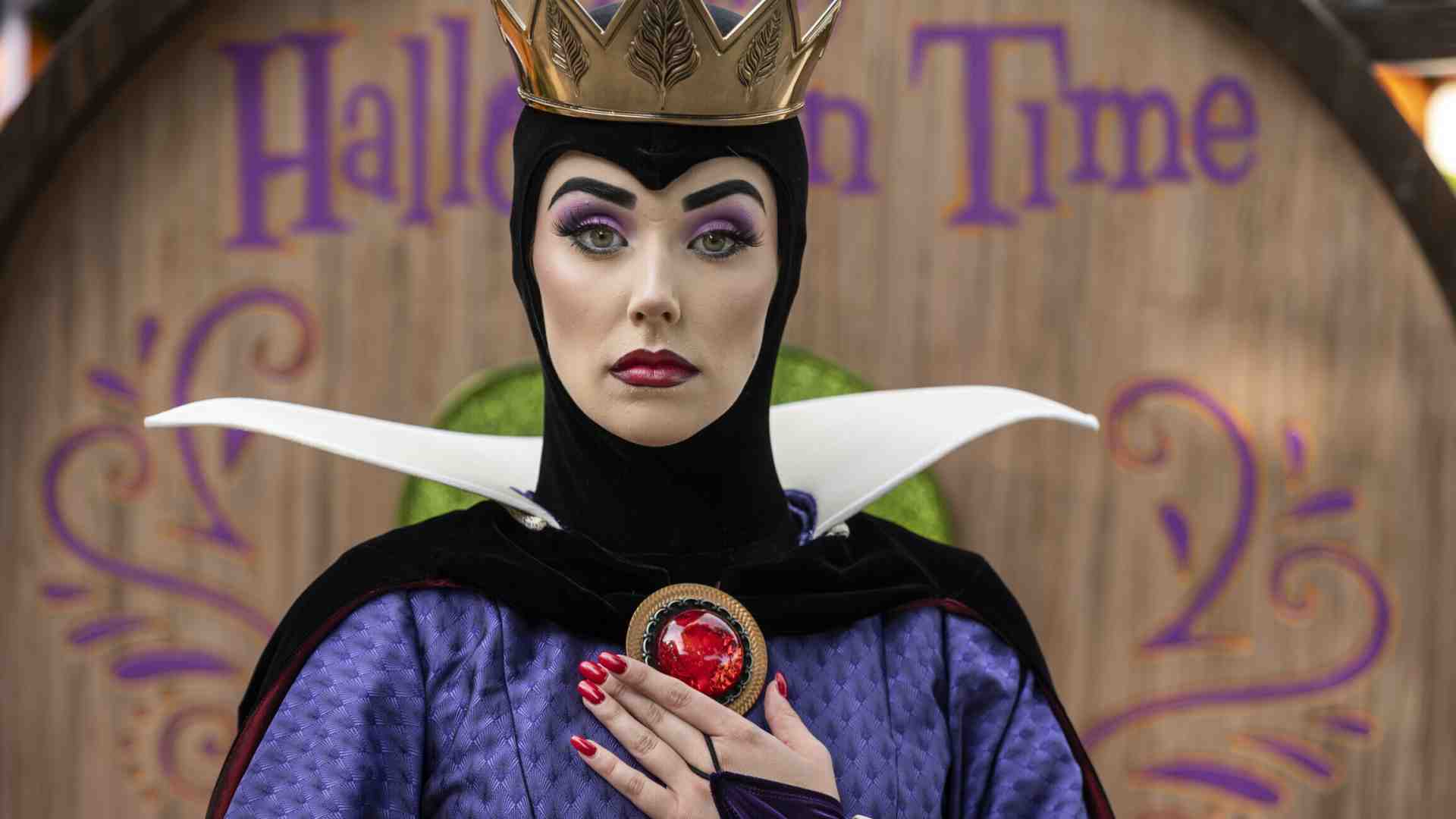 Disney chiude i cattivi in un parco solo per loro