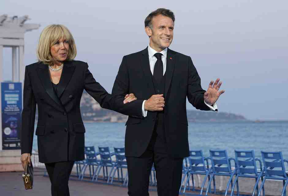 Brigitte Macron porta in tribunale i creatori della fake news sulla sua identità di genere