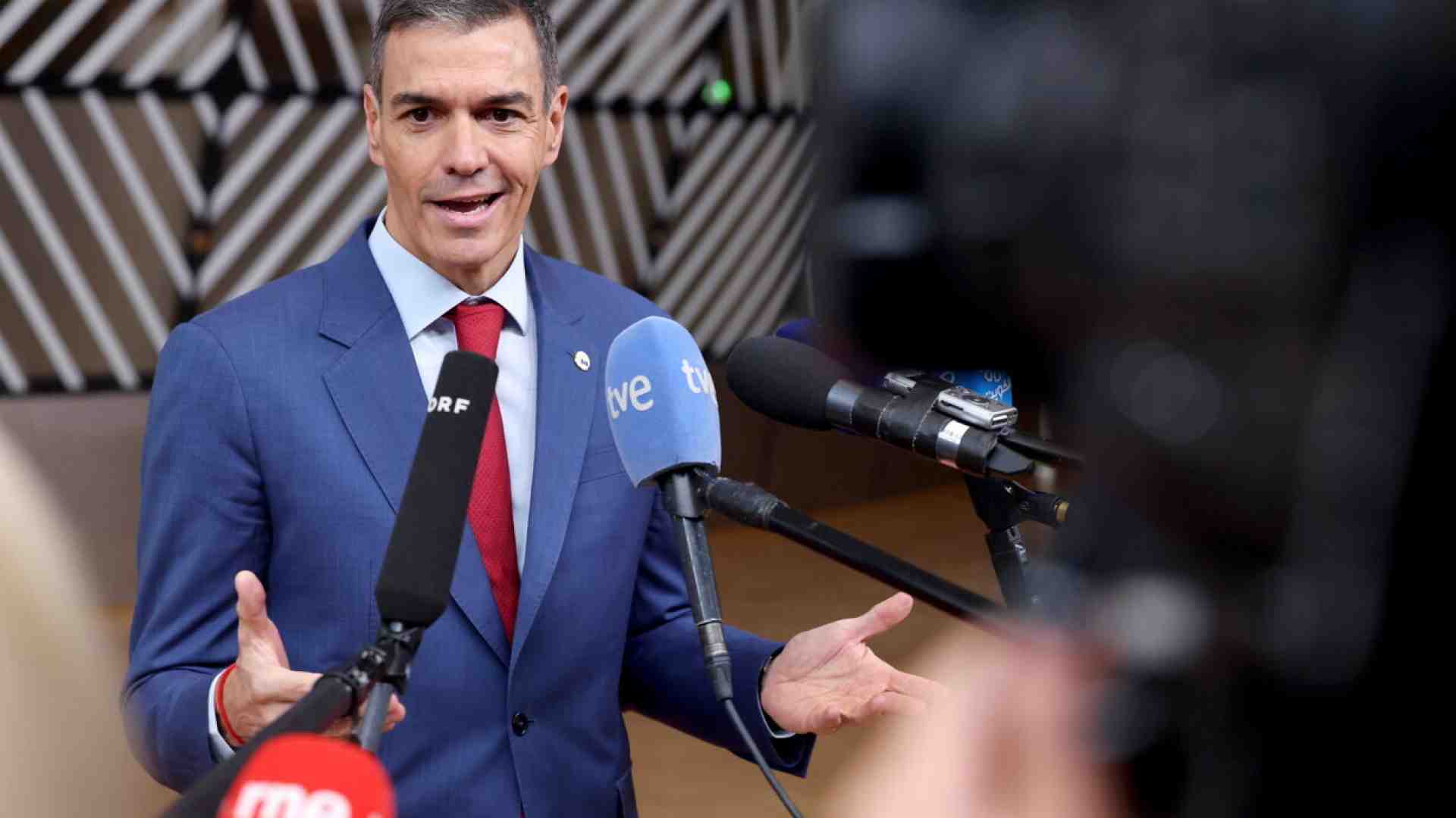 Attenzione, in Spagna Sánchez traballa