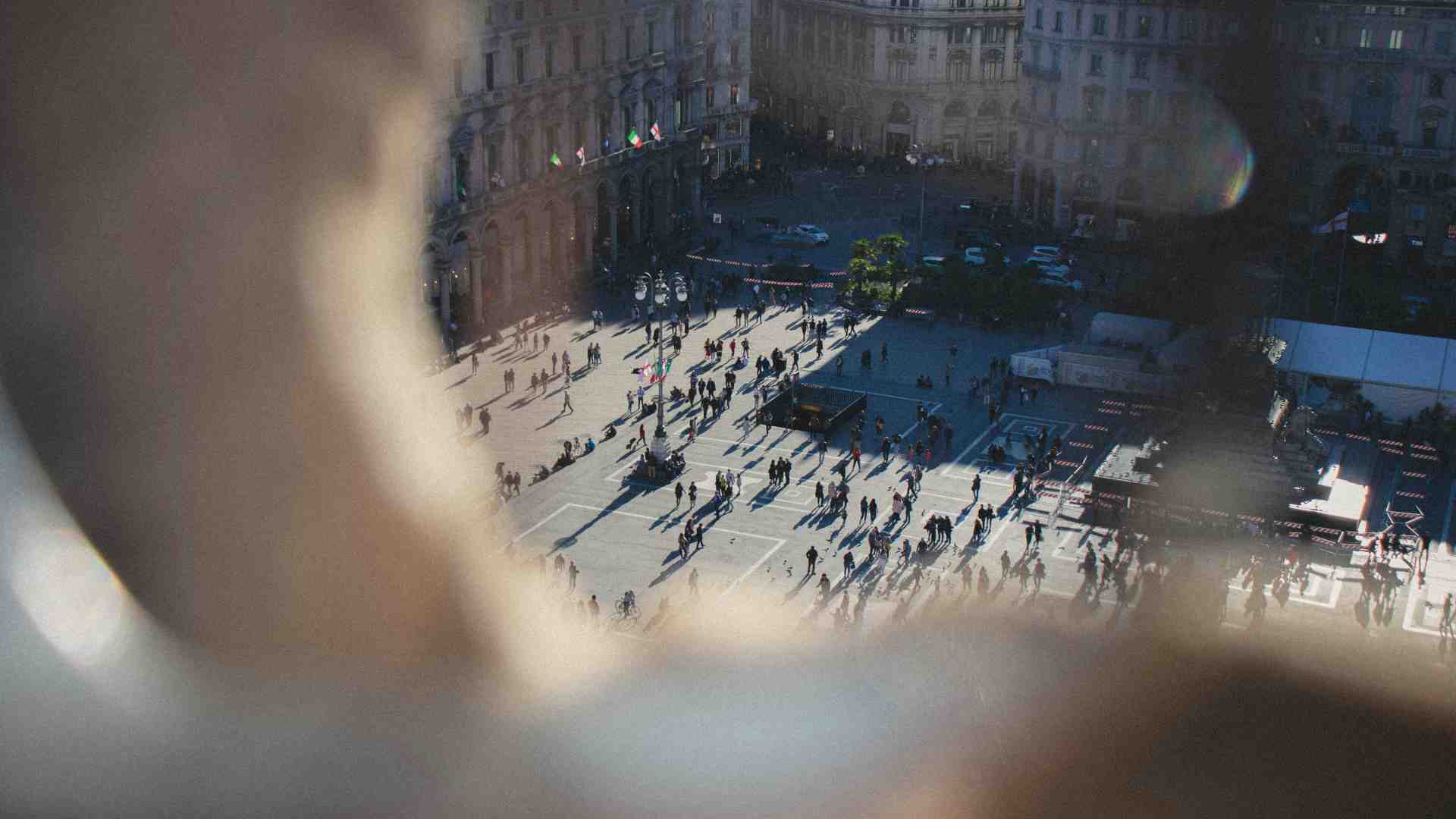 No, Milano la ricca non divora i suoi giovani. La finanza qui parla con loro