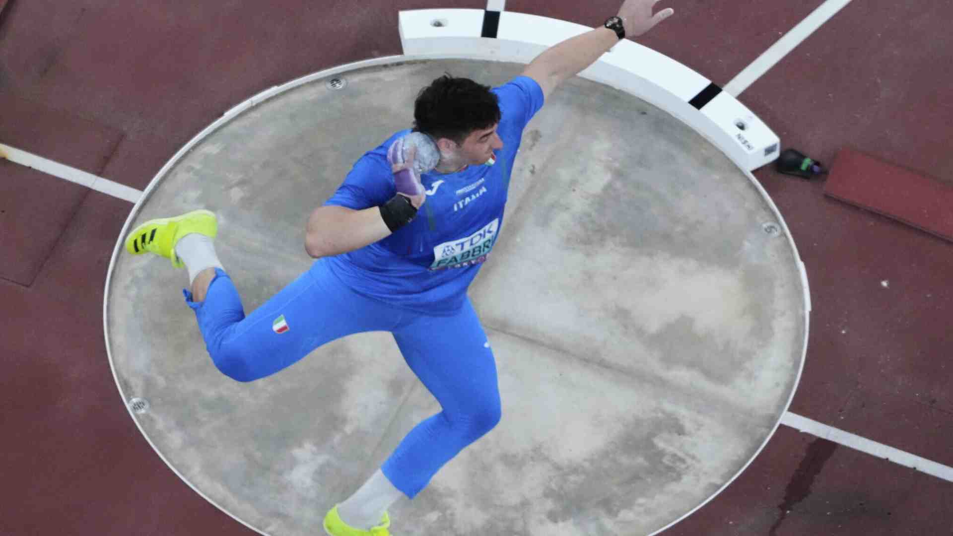 Gettare il peso oltre l'ostacolo. Intervista a Leonardo Fabbri