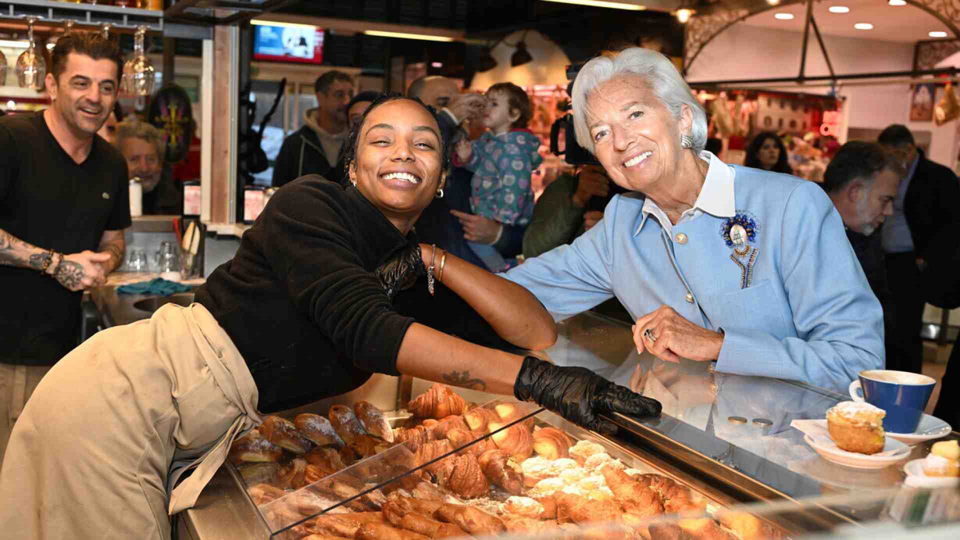 Lagarde spiega con una buona trovata i guai sui salari in Italia. Prendere appunti