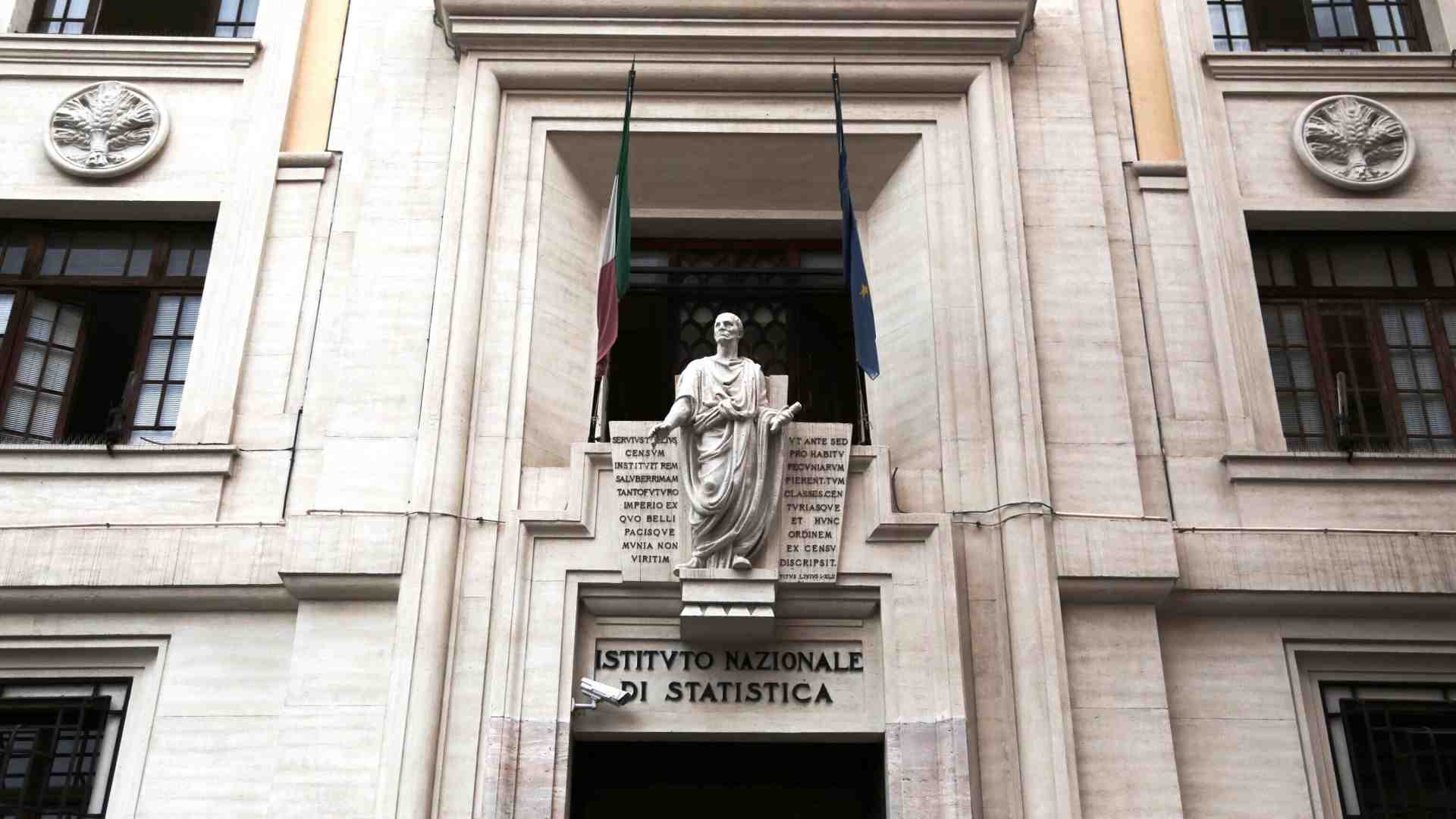 Continua ad aumentare l’occupazione stabile, nonostante guerre e dazi