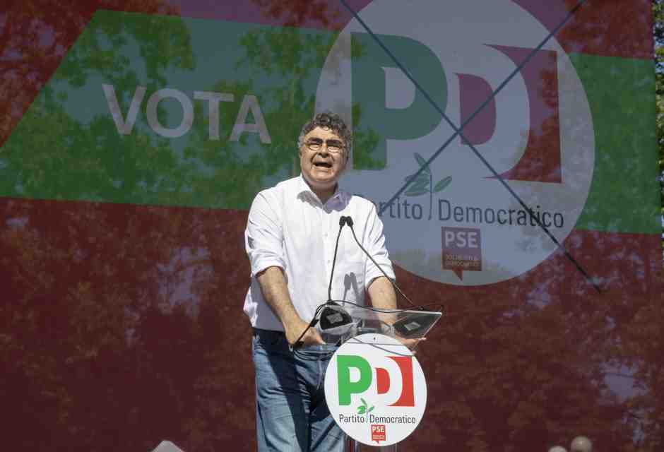 Prodi: "I pro Pal a Venezia sono dei matti". Delrio: "La sinistra prenda posizione". Un Pd per Fiano
