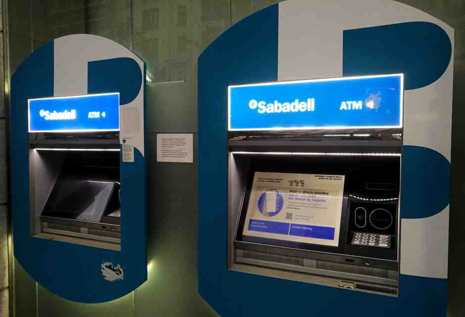 La quarta banca di Spagna sanziona i conti dei clienti dello stato ebraico