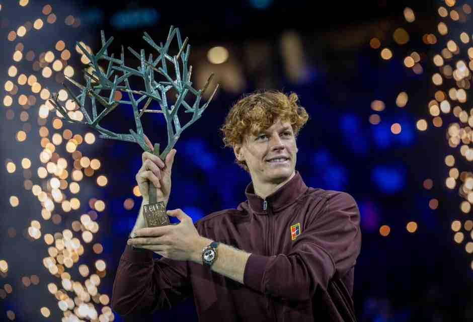 Ora la sfida tra Sinner e Alcaraz si è trasformata in un duello da inizio Giro