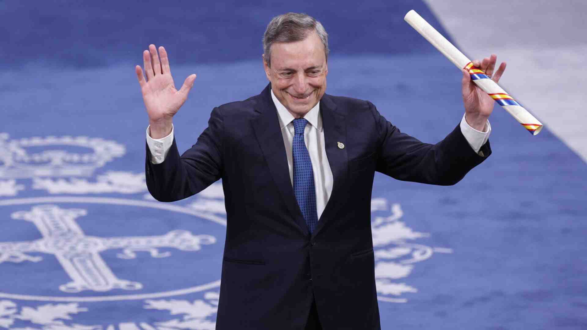 Draghi, vita da Mario. Va al cinema a vedere il film di Verdone (e la trama sembra la storia dell'ex premier)