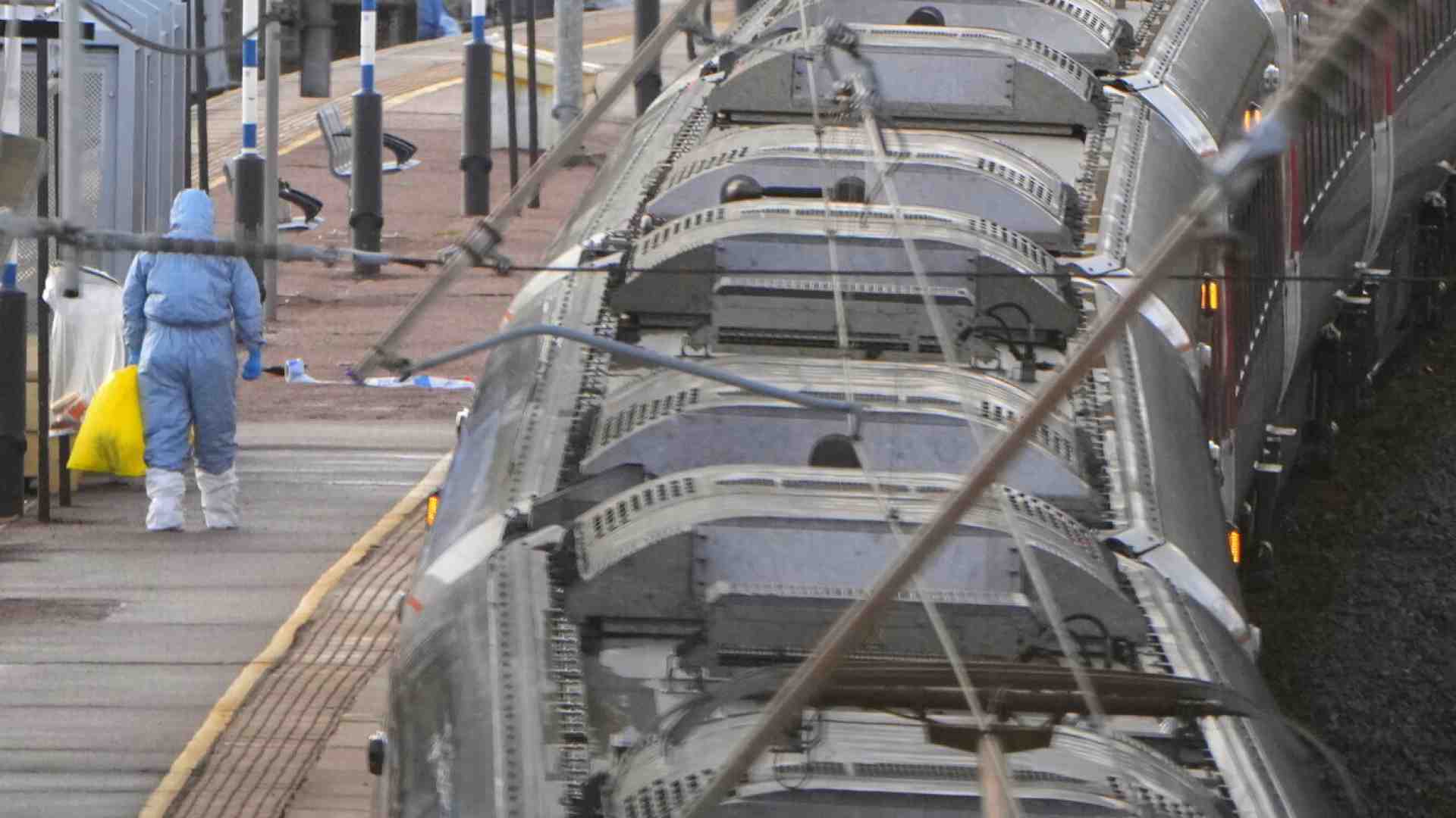 Scambiare un accoltellamento per uno scherzo significa scambiare la realtà per intrattenimento