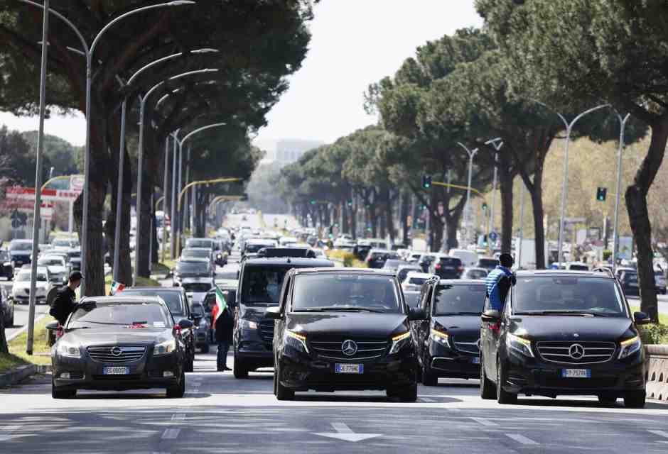 Lezioni della Consulta (e di Occhiuto) al governo nemico della concorrenza