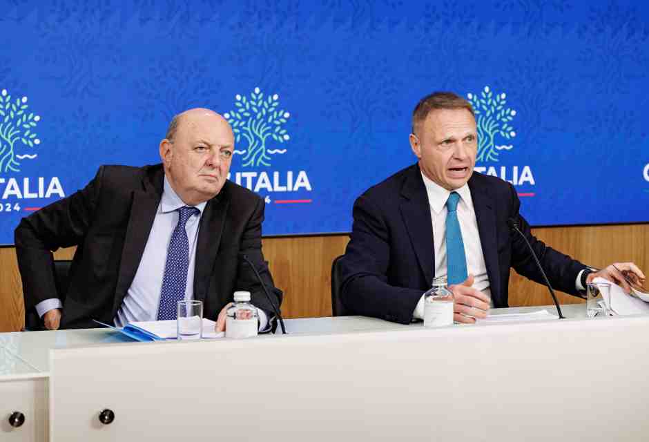 Decreto caro-bollette rinviato di nuovo per lo scontro tra due ministeri