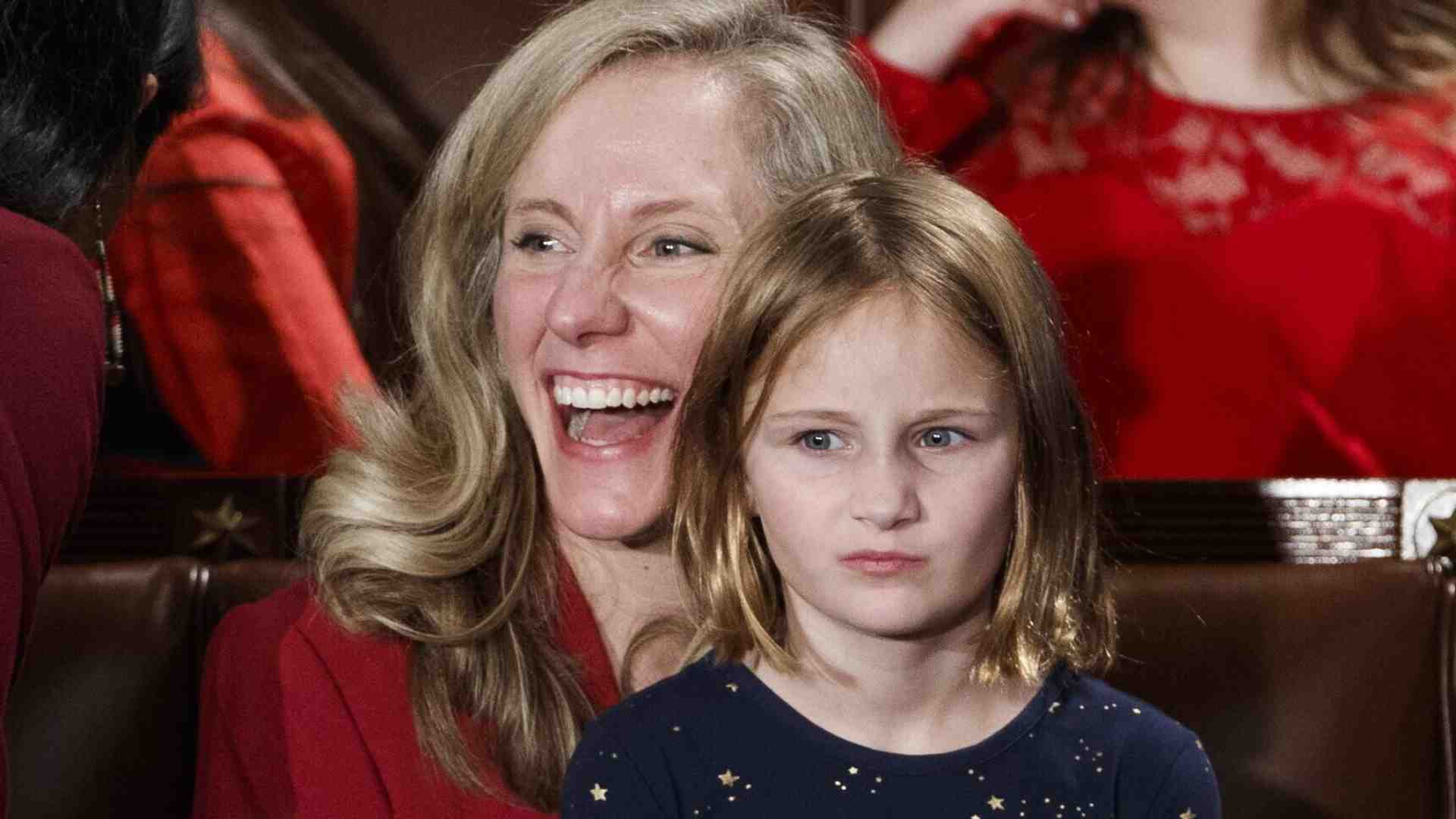 Chi è Abigail Spanberger, l’ex agente della Cia che ha conquistato la Virginia