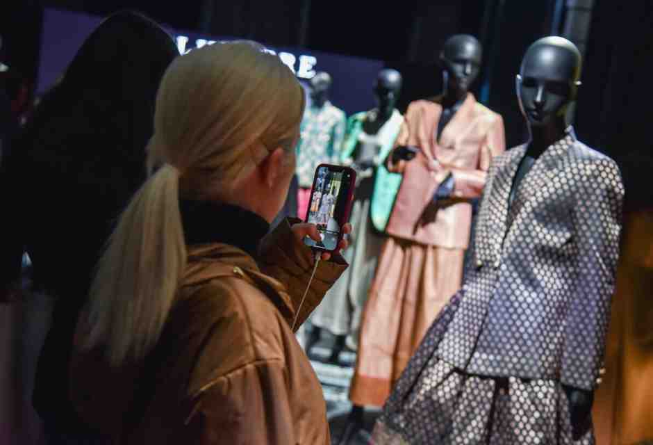 Meno donne creative più lauree STEM