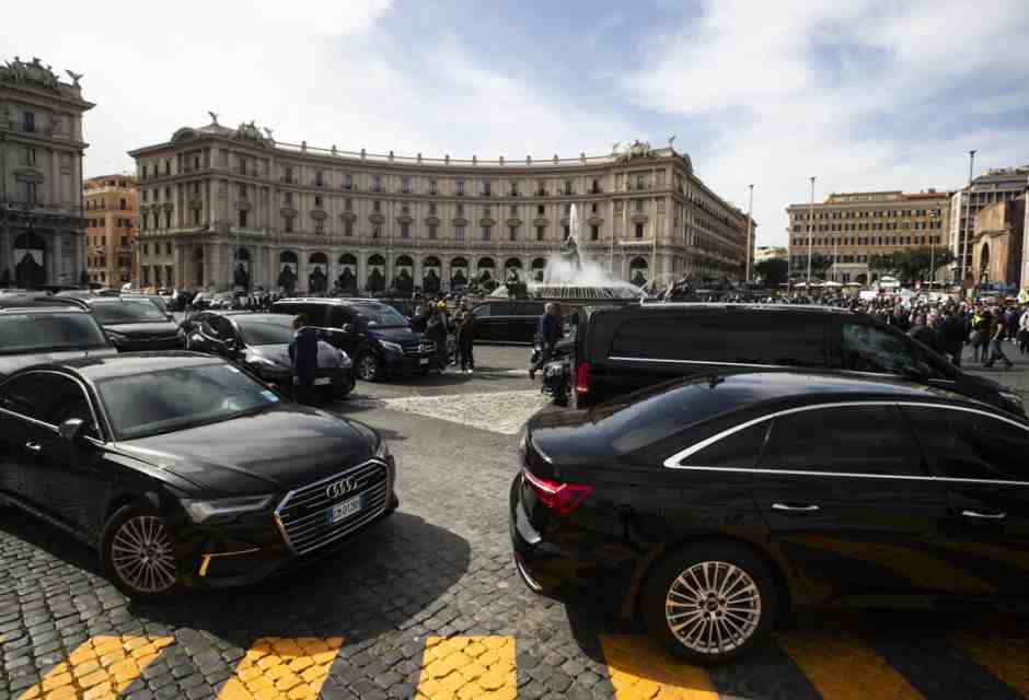 “Ora un tavolo sulle regole, non solo con i tassisti”. L’appello degli Ncc