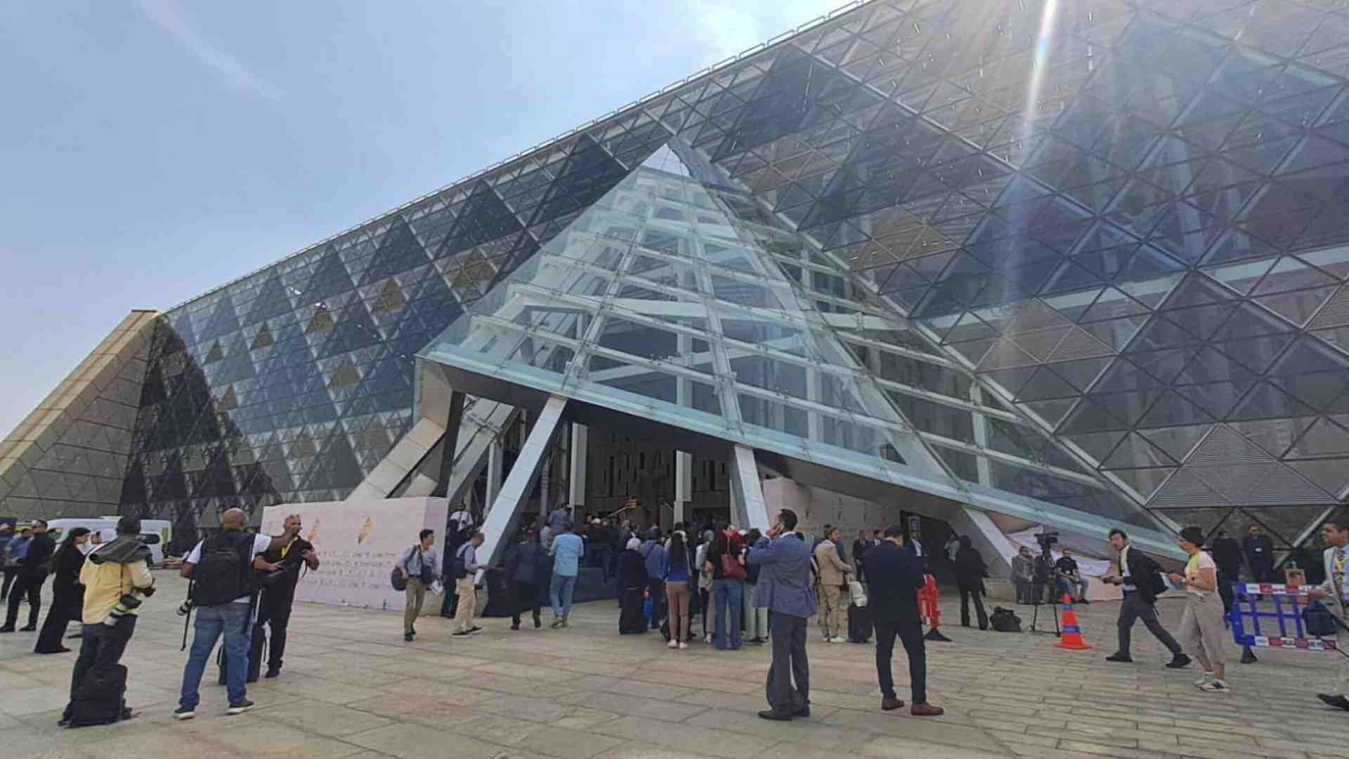 Scusi, dov'è il Louvre? Ginnasio contro galere