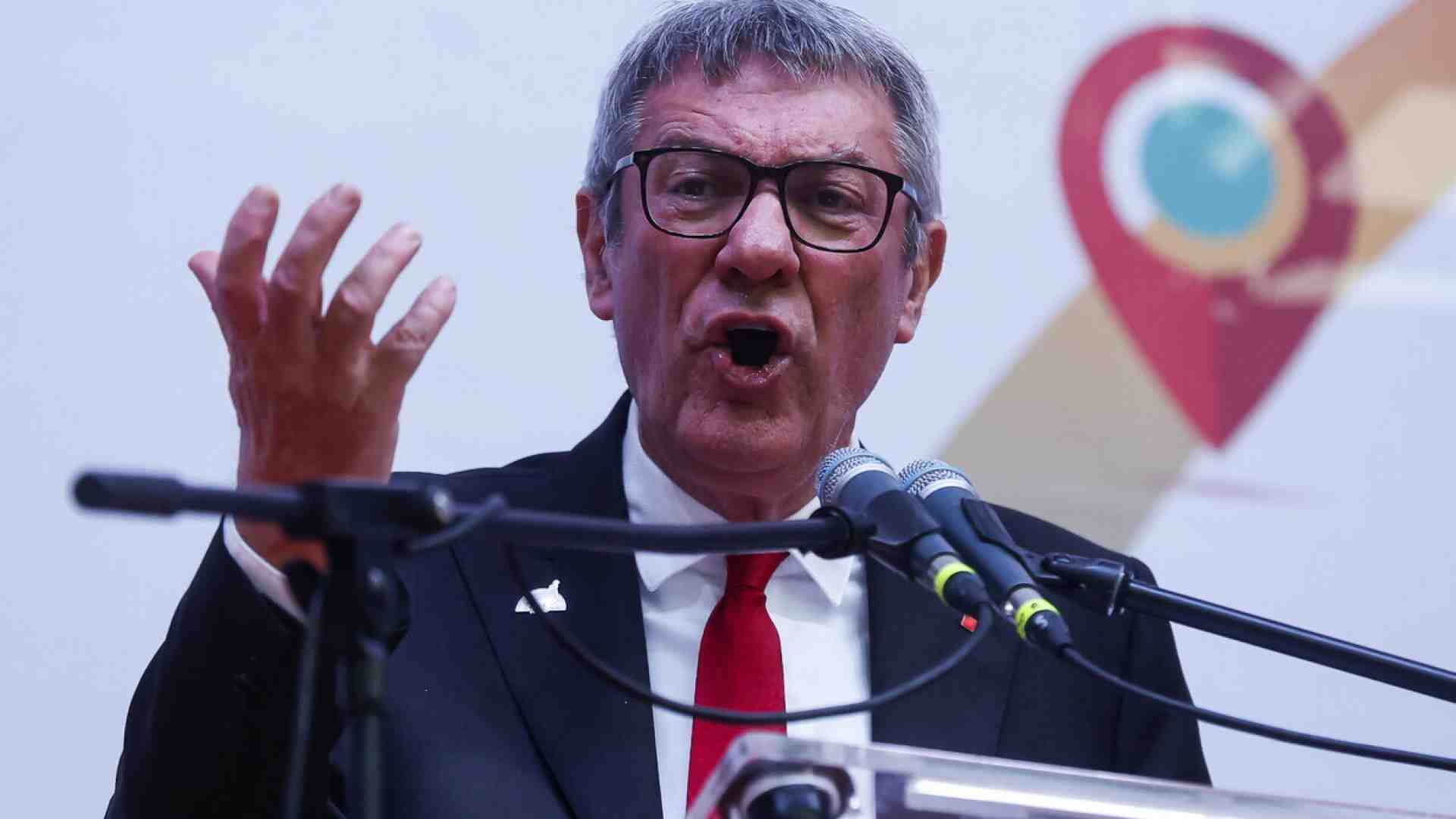 La Cgil proclama lo sciopero generale per il 12 dicembre. Meloni ironizza: "E che giorno è?"