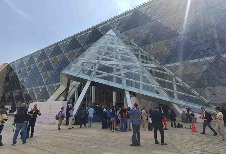 Scusi, dov'è il Louvre? Ginnasio contro galere