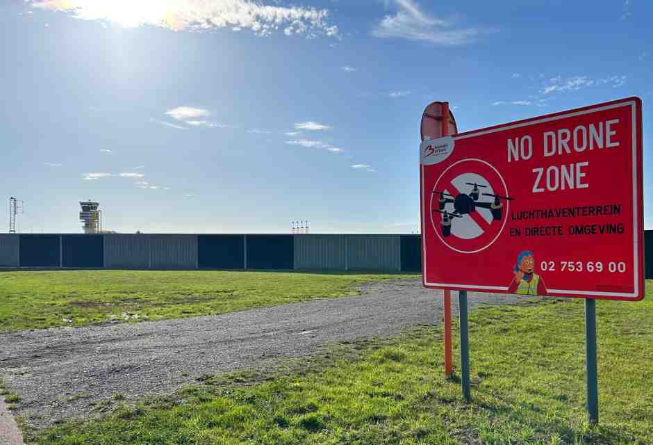 I sorvoli russi sono continui, ma la risposta europea è sempre piena di cautele rischiose