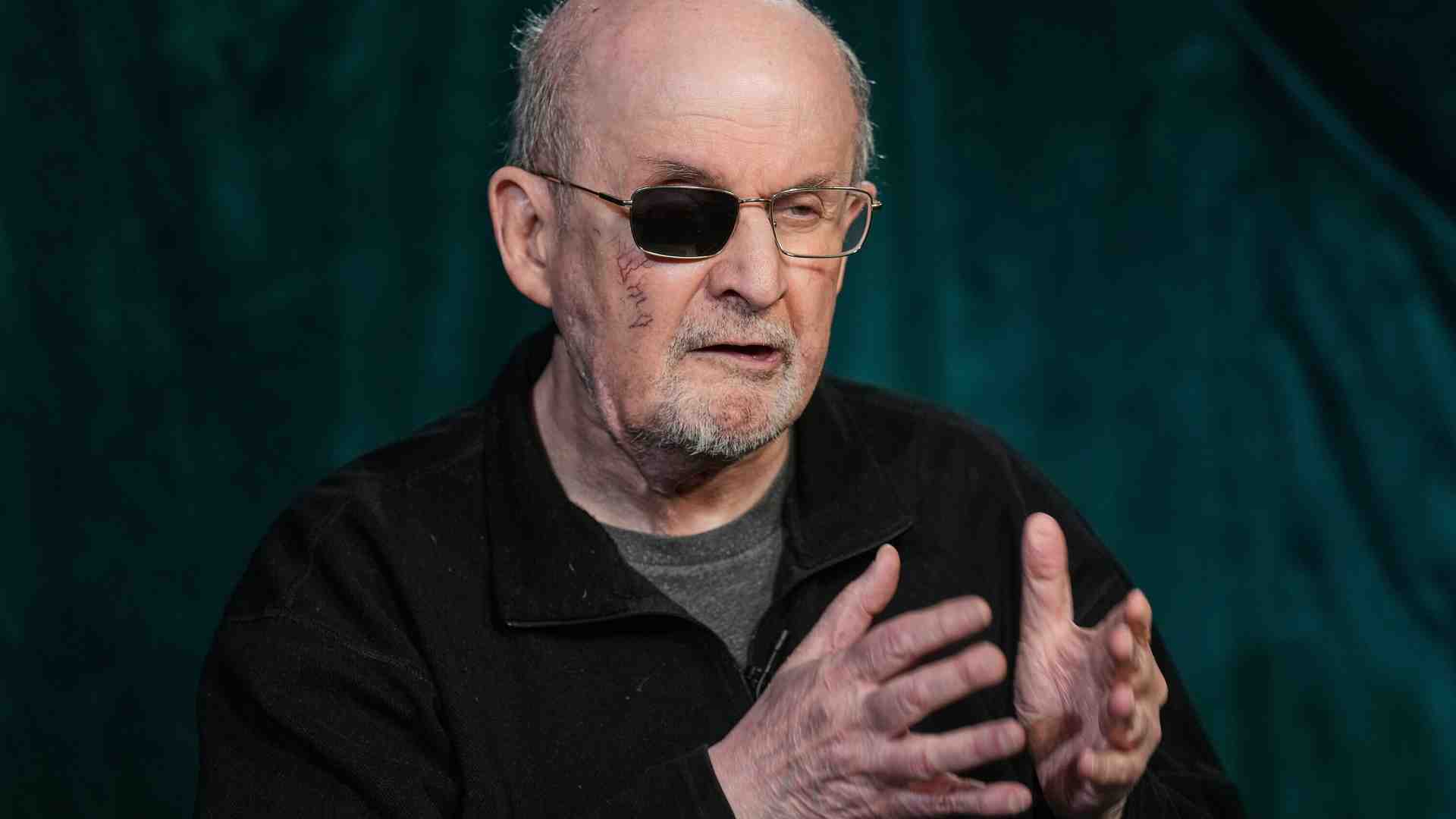 La lezione di Salman Rushdie ai giovani