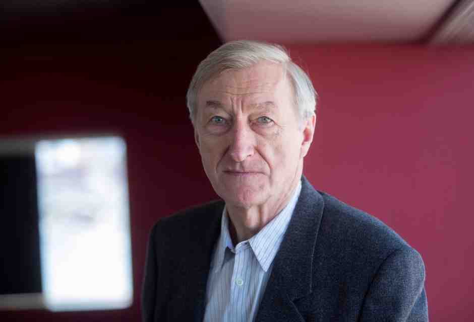 I croccanti racconti di Barnes che gironzolano intorno alla grande voragine