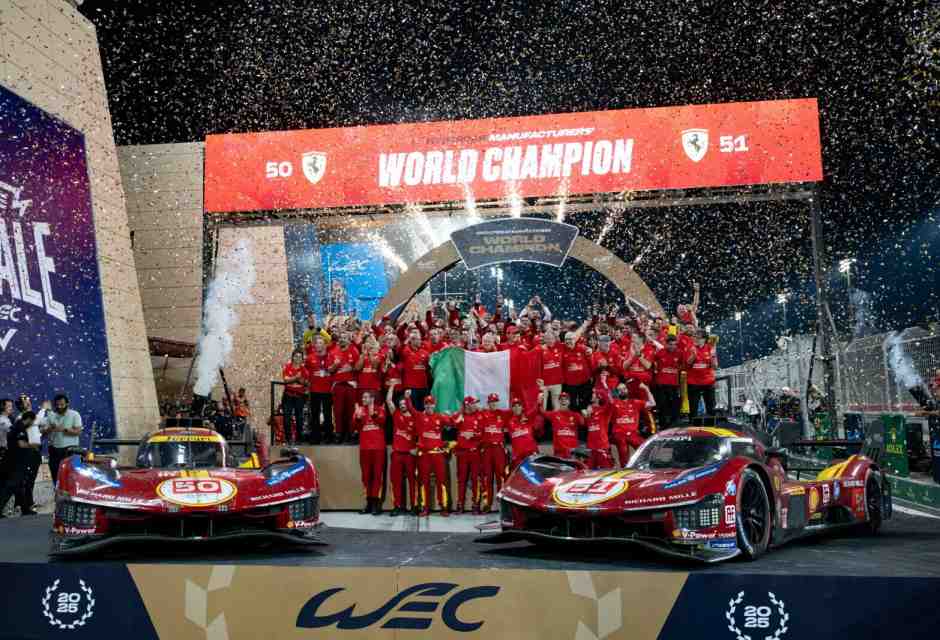 C’è una Ferrari campione del mondo. E questa volta è realtà