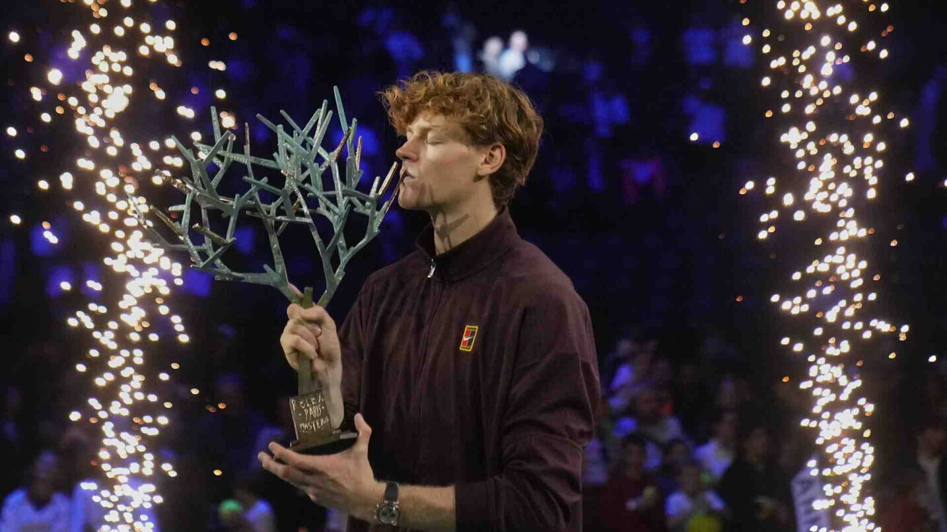 Tutti i Sinner del mondo. Non commuove più la squadra, ma l’individuo che si batte eroicamente