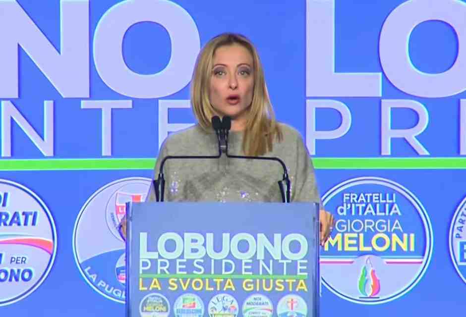 Il centrodestra a Bari per Lobuono. Meloni: "Manovra per ricchi? Ci vuole coraggio a dirlo"